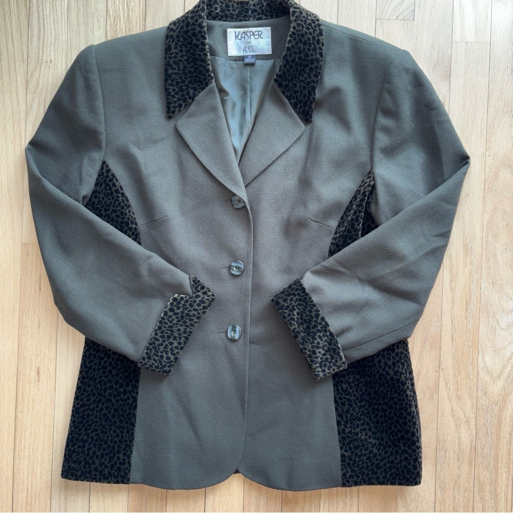 Kasper Women's Vintage Olive Green and Black Leopard Detail Blazer